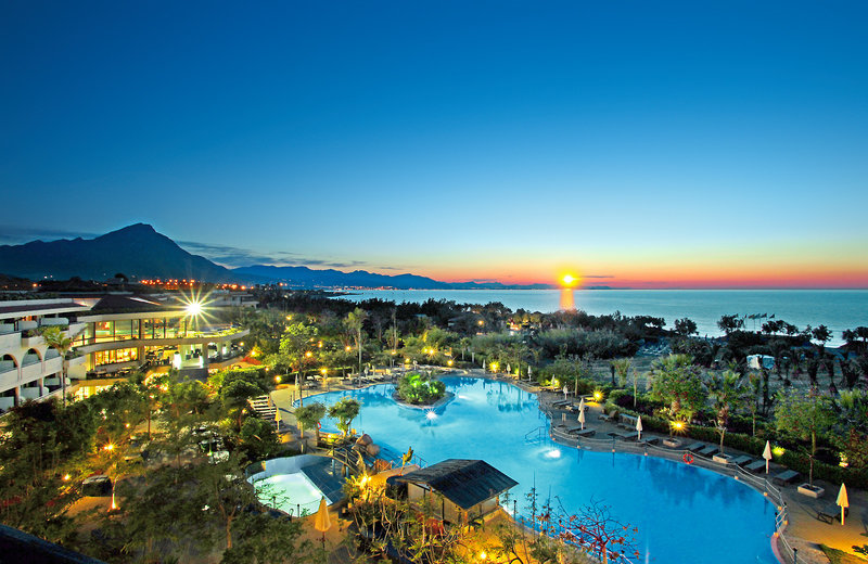 Grand Palladium Sicilia Resort & Spa - Fiesta Hotel Athènee Palace in Campofelice di Roccella, Catania Außenaufnahme