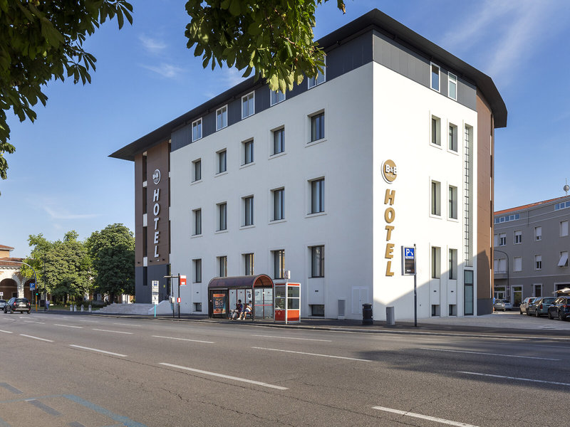 B&B HOTEL Brescia in Brescia, Mailand (Bergamo) Außenaufnahme