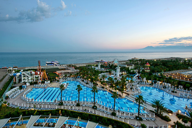 Delphin Imperial Hotel in Aksu, Antalya Pool