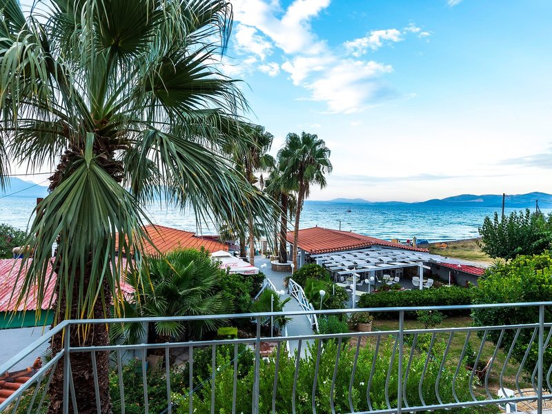 Agamemnon Beach Hotel in Agioi Apostoli, Athen Außenaufnahme