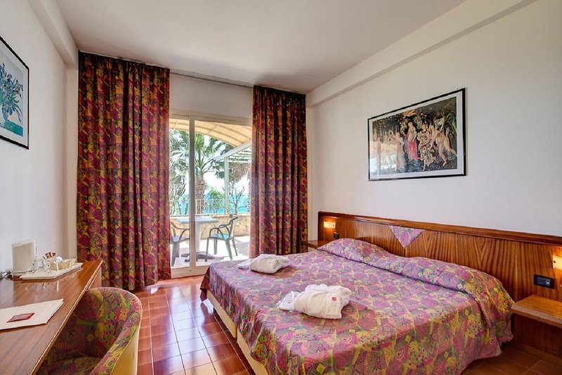 Hotel Le Terrazze in Letojanni, Catania Wohnbeispiel