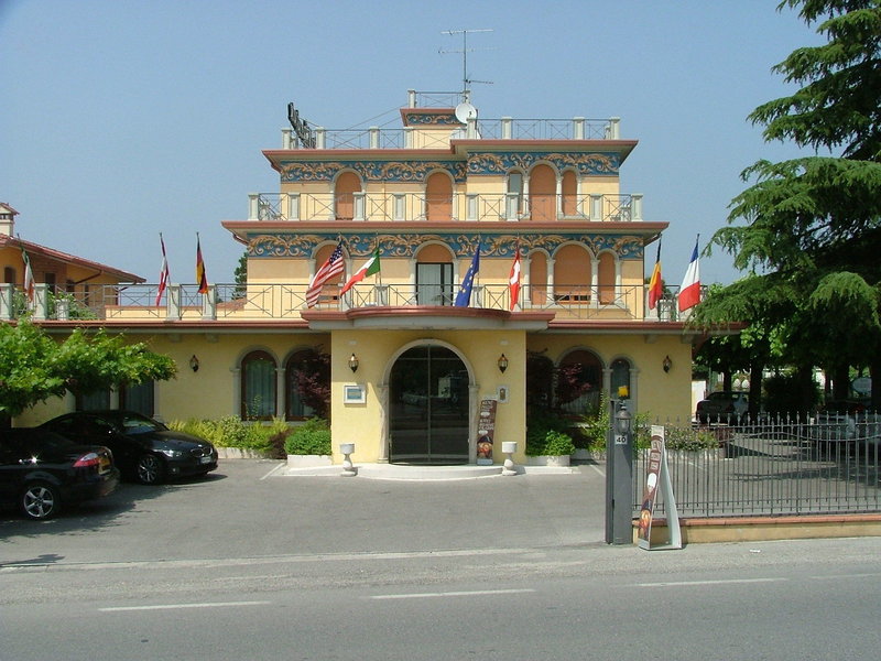 Gardenia Hotel in Sirmione, Außenaufnahme