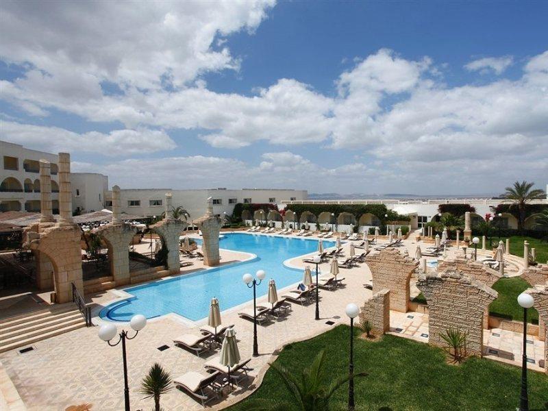 Golden Tulip Carthage Tunis Hotel und Residence in La Marsa, Tunis (Tunesien) Pool