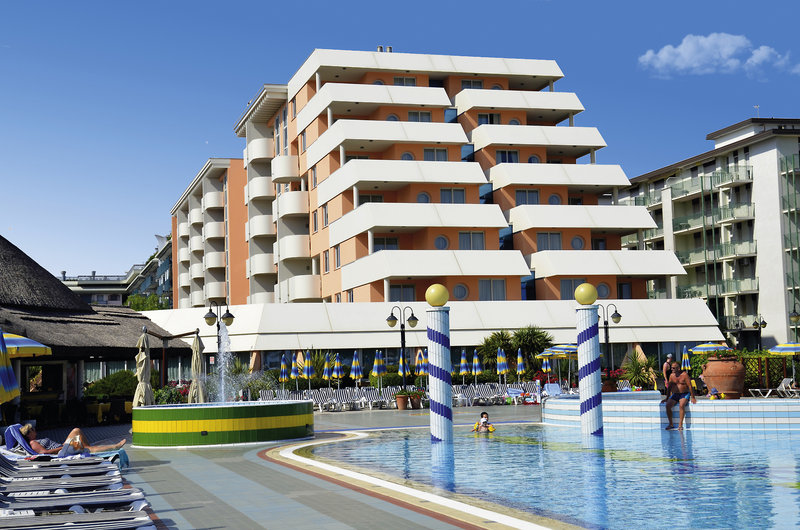 Holiday Aparthotel in Bibione, Außenaufnahme