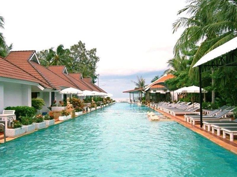 Privacy Beach Resort und Spa in Pranburi, Bangkok Pool