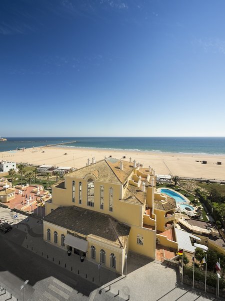 AP Oriental Beach in Praia da Rocha, Faro Außenaufnahme