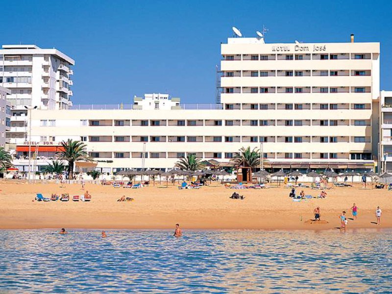 Dom José Beach Hotel in Quarteira, Faro Außenaufnahme