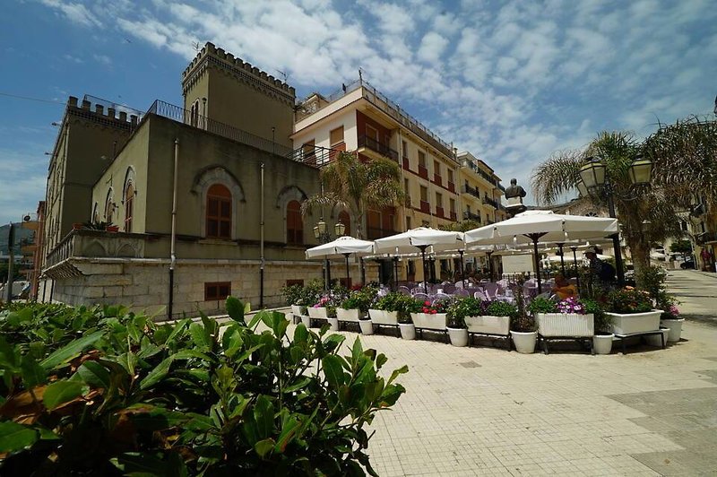 Palazzo Durante in Letojanni, Catania Außenaufnahme