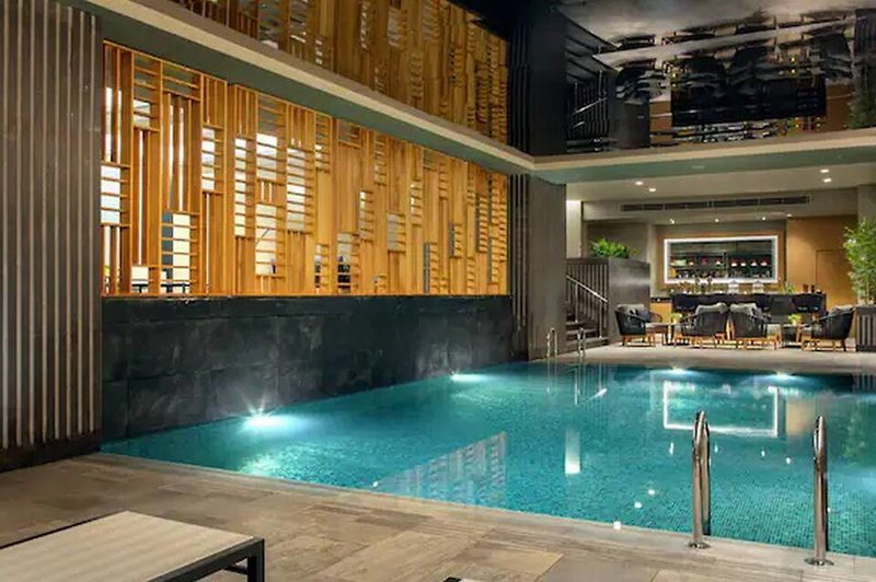 Hilton Istanbul Maslak in Istanbul, Istanbul Hallenbad