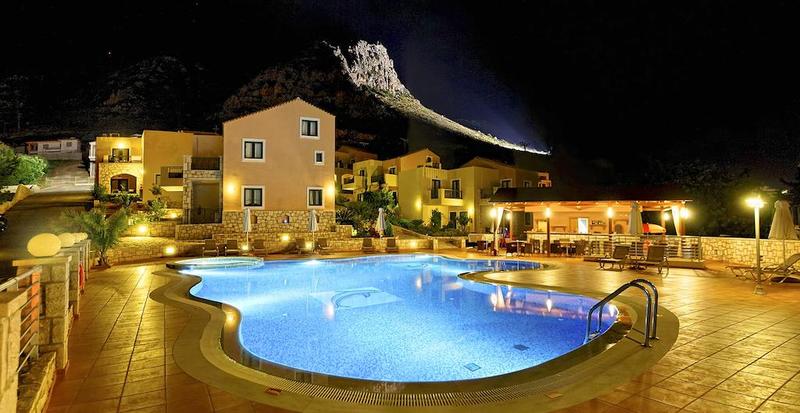 Pilot's Villas Luxury Suites in Koutouloufari, Heraklion (Kreta) Pool