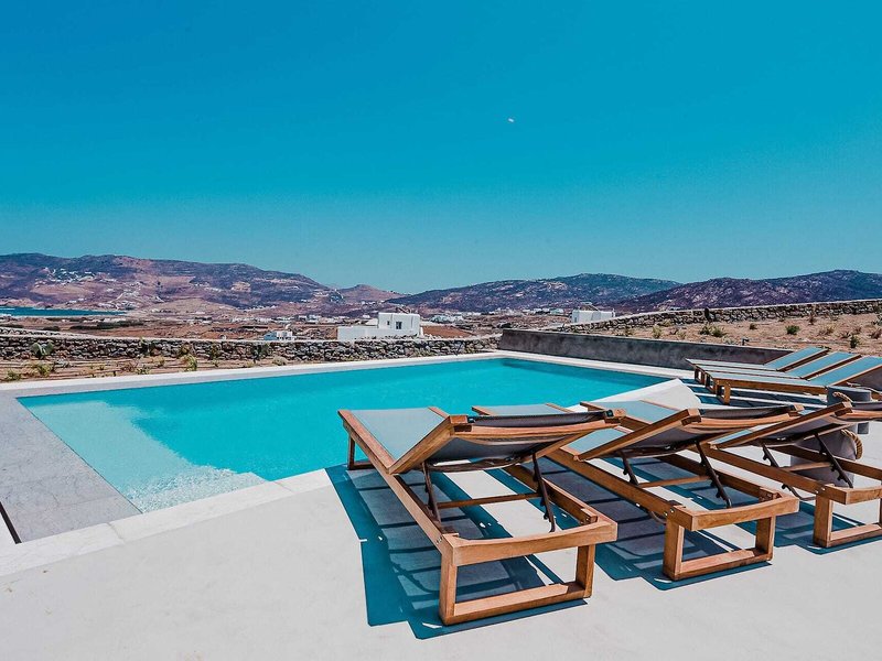 Amarelo Suites in Klouvas, Mykonos Pool