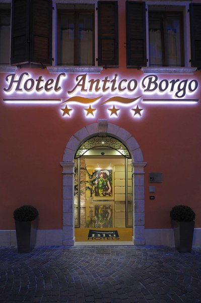 Hotel Antico Borgo in Riva del Garda, Verona Außenaufnahme