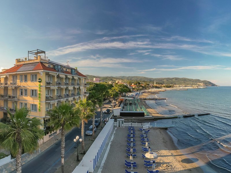 Hotel Palace in Diano Marina, Genua Außenaufnahme