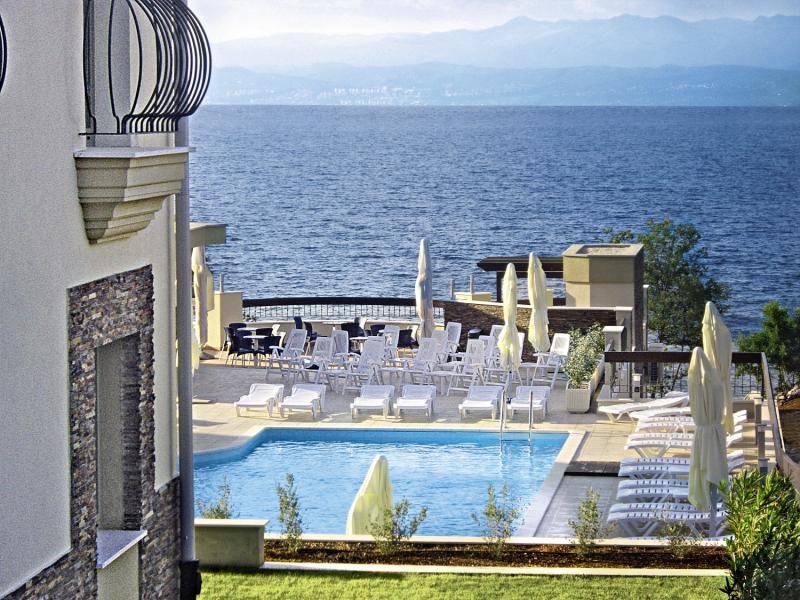 Blue Waves Resort in Malinska, Rijeka (Kroatien) Pool