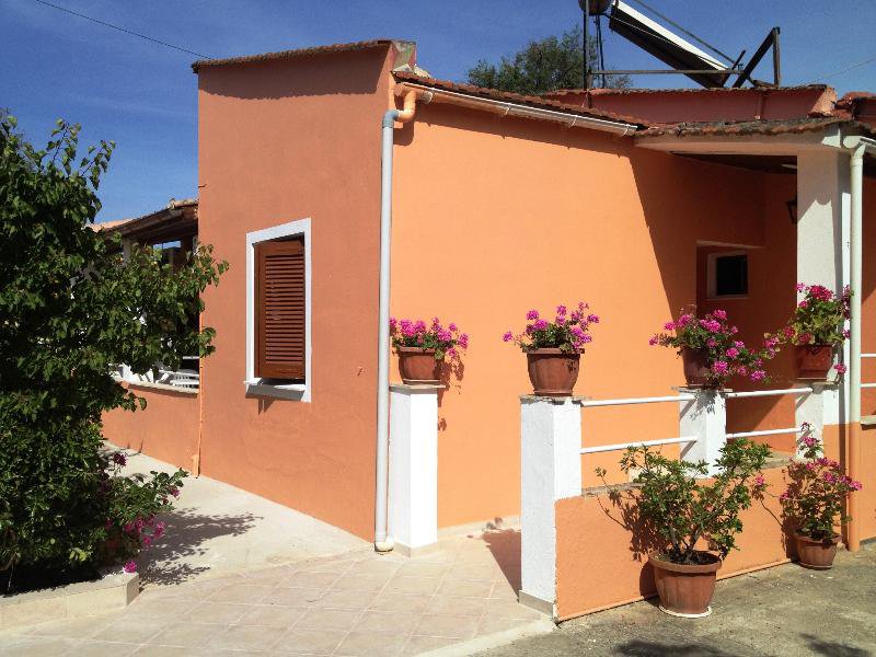 Ionian Breeze Apartments in Kavos, Korfu Terasse