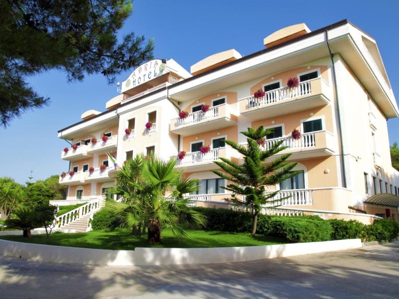 Hotel Adria Residence in Rodi Garganico, Bari Außenaufnahme