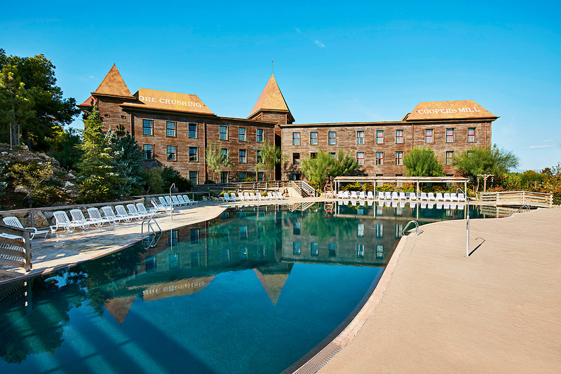 Hotel Gold River at PortAventura World in Vila-seca, Reus Pool