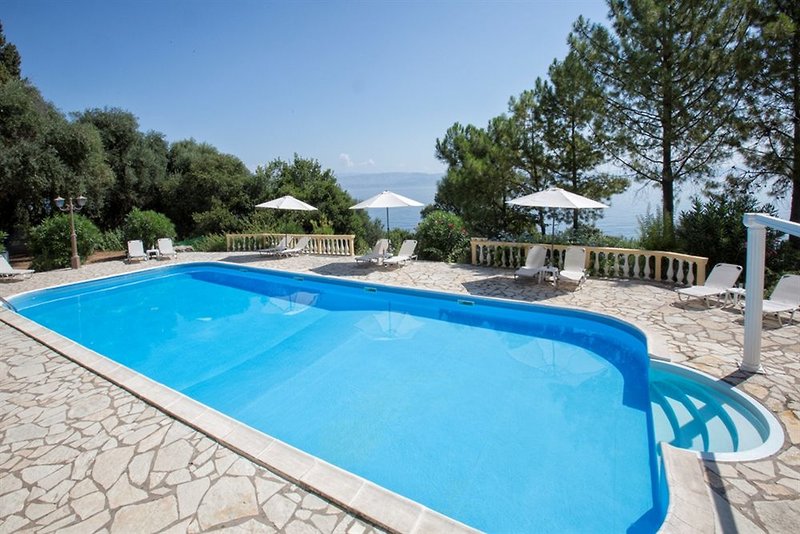 Aurora Beach Hotel Corfu in Agios Ioannis Peristeron, Korfu Pool