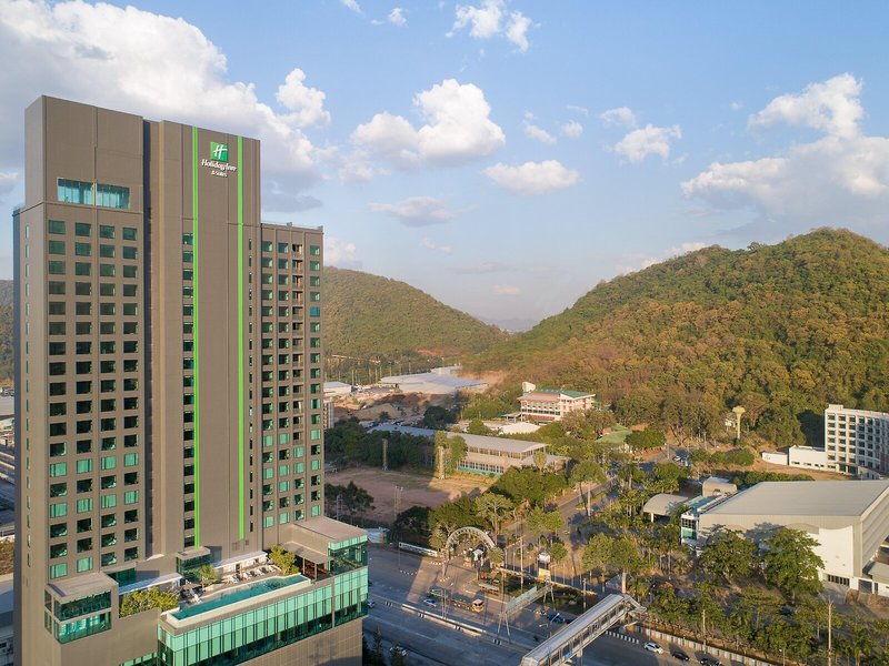 Holiday Inn & Suites Siracha Laemchabang in Si Racha, Bangkok Außenaufnahme