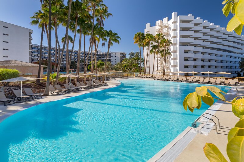 Barceló Margaritas Royal Level in Playa del Inglés, Gran Canaria Pool