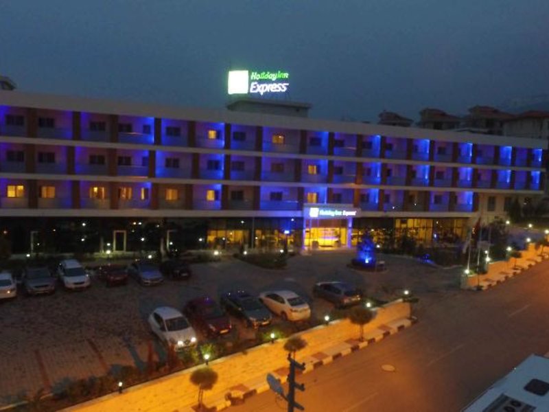 Holiday Inn Express Manisa West in Manisa, Izmir Außenaufnahme