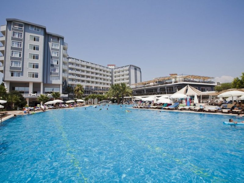 Meridia Beach Hotel in Okurcalar, Antalya Pool