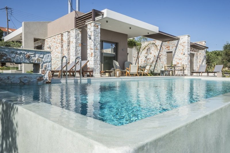 AA Luxury Villas in Kato Daratsos, Chania (Kreta) Pool