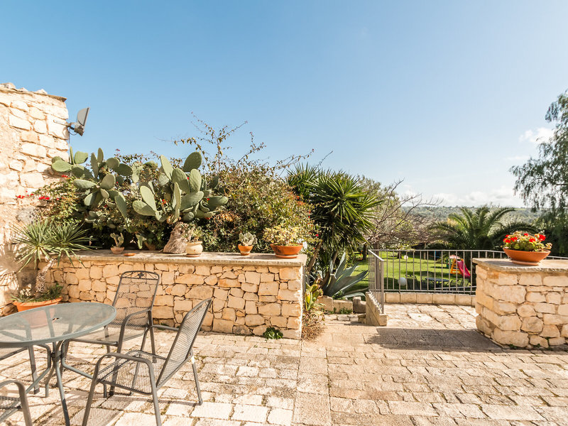 Country Hotel Casina di Grotta di Ferro in Ragusa, Catania Terrasse