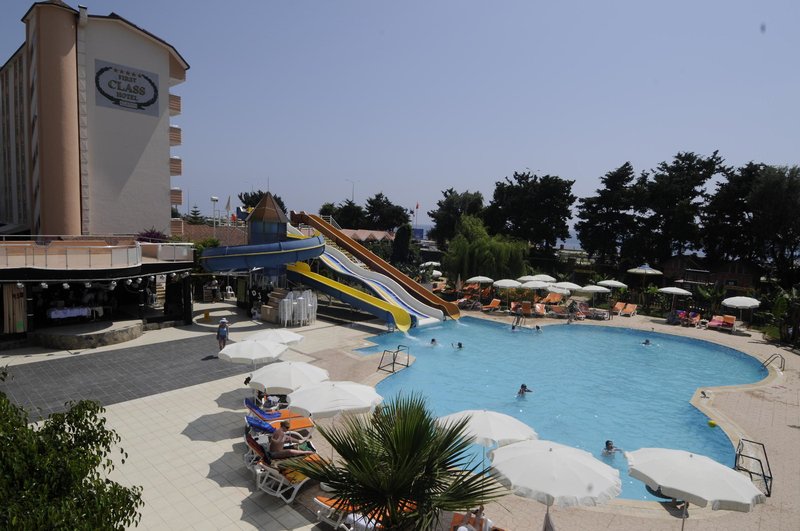 Alanya First Class Hotel in Mahmutlar, Antalya Pool