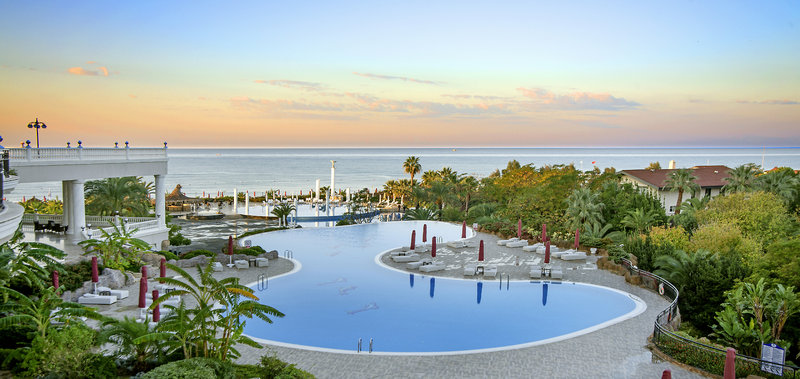 Sunrise Resort Hotel in Kizilagaç, Antalya Außenaufnahme