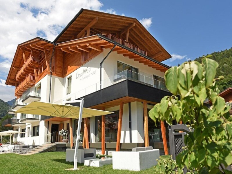 Dolomeet Boutique Hotel in Pinzolo, Verona Außenaufnahme