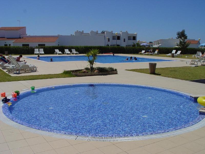 Quintinha Village in Porches, Faro Pool