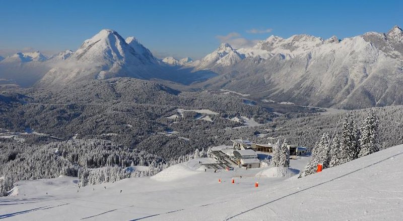 Panorama Sonnenresidenz Waldhotel in Seefeld, Innsbruck (AT) Landschaft