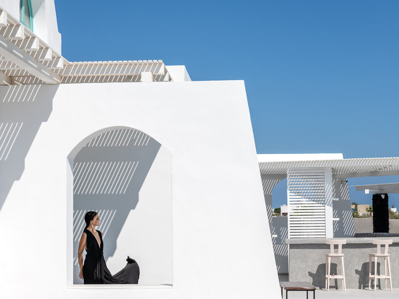 Santa Irina Luxury Sunny Lofts in Perivolos, Santorini Terrasse