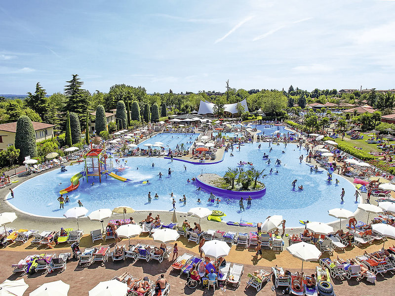 Campeggio Bella Italia Mobile Homes by Happy Camp in Peschiera del Garda, Verona Pool