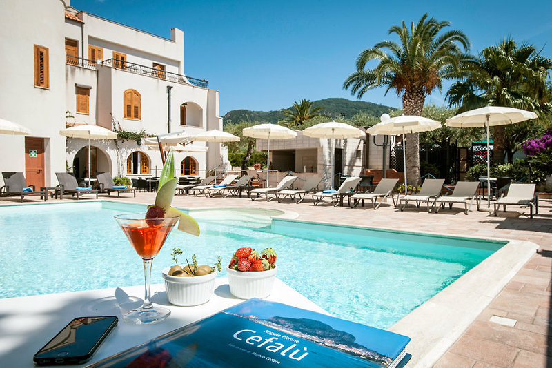 Baia del Capitano in Cefalù, Palermo Pool