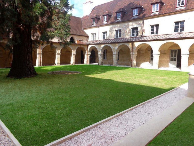 Appart'hôtel Odalys Les Cordeliers in Dijon, Paris-Charles De Gaulle Außenaufnahme