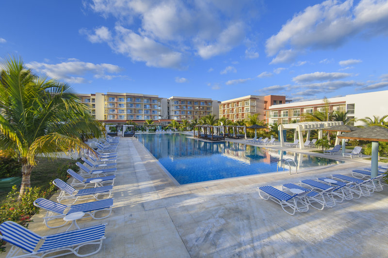 GRAND ASTON Cayo Paredón Beach Resort in Cayo Coco, Holguin Pool