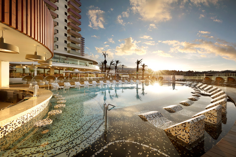 Hard Rock Hotel Tenerife in Playa Paraíso, Teneriffa Süd Pool