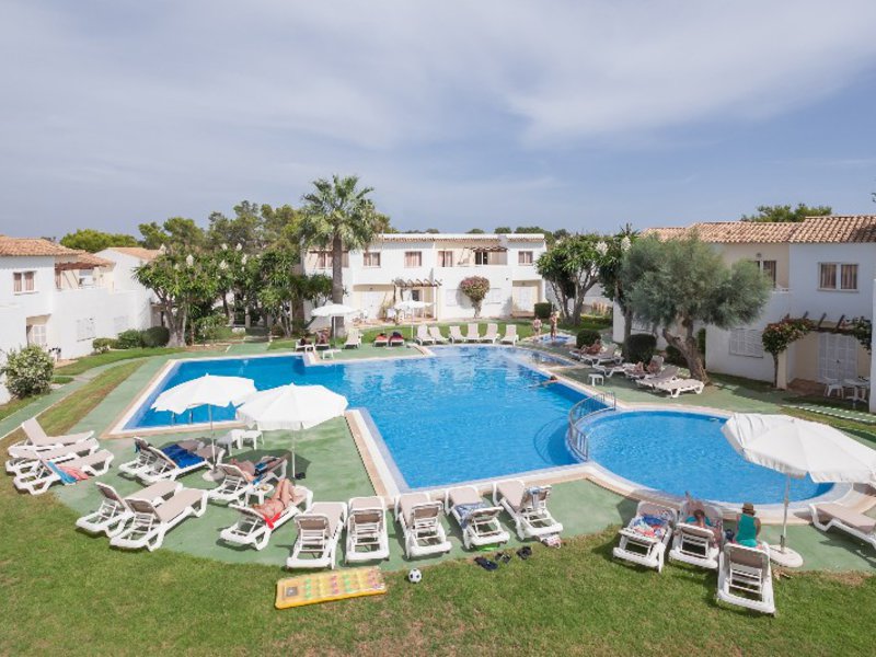 Apartamentos Vista Alegre in Manacor, Mallorca Pool