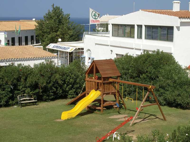 Apartamentos Sol Isla in Arenal d'en Castell, Menorca (Mahon) Außenaufnahme