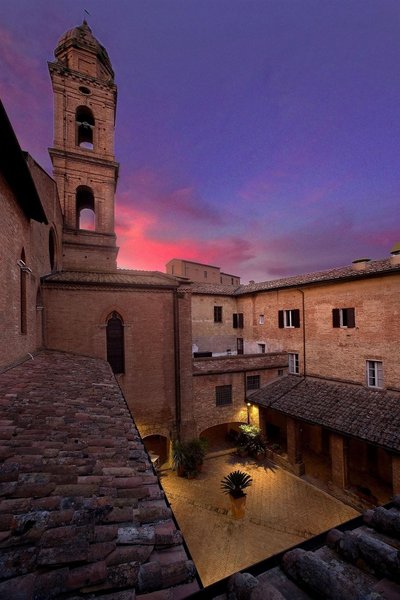 II Chiostro del Carmine in Siena, Florenz Außenaufnahme