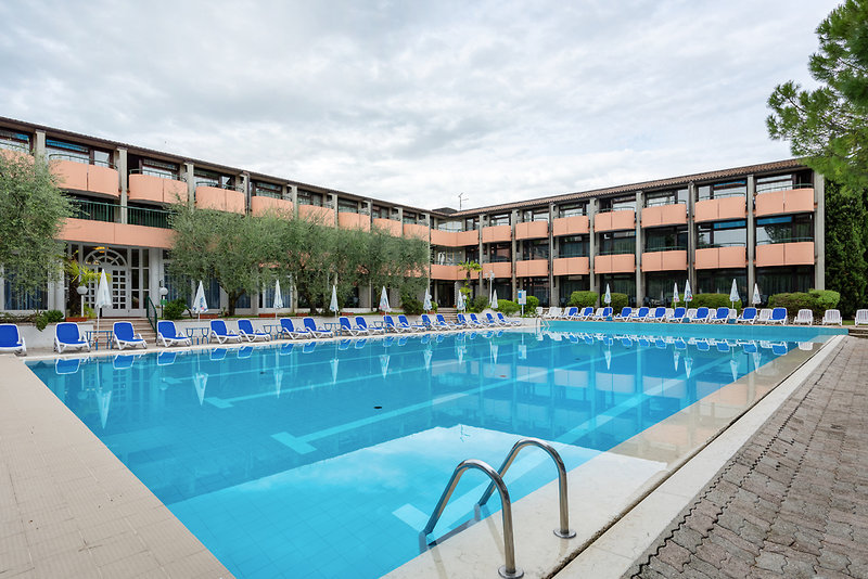 Hotel Royal & Hotel Palme & Suite in Garda, Pool