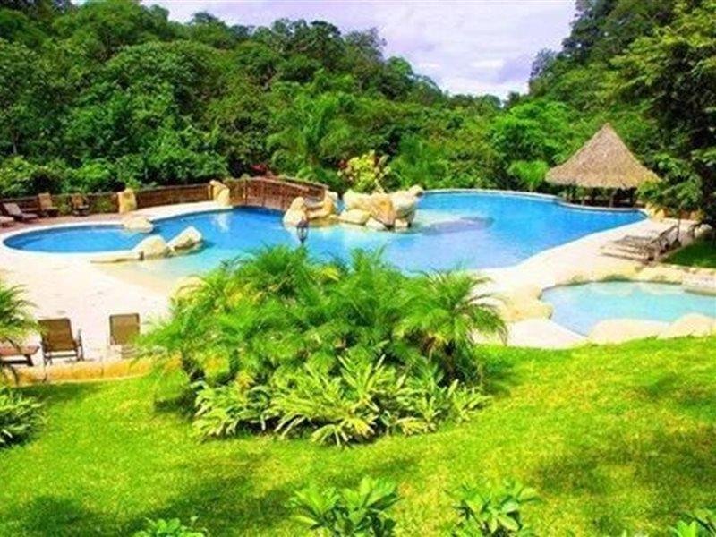 Hotel Borinquen Thermal Resort in Rincón de la Vieja, Liberia Pool