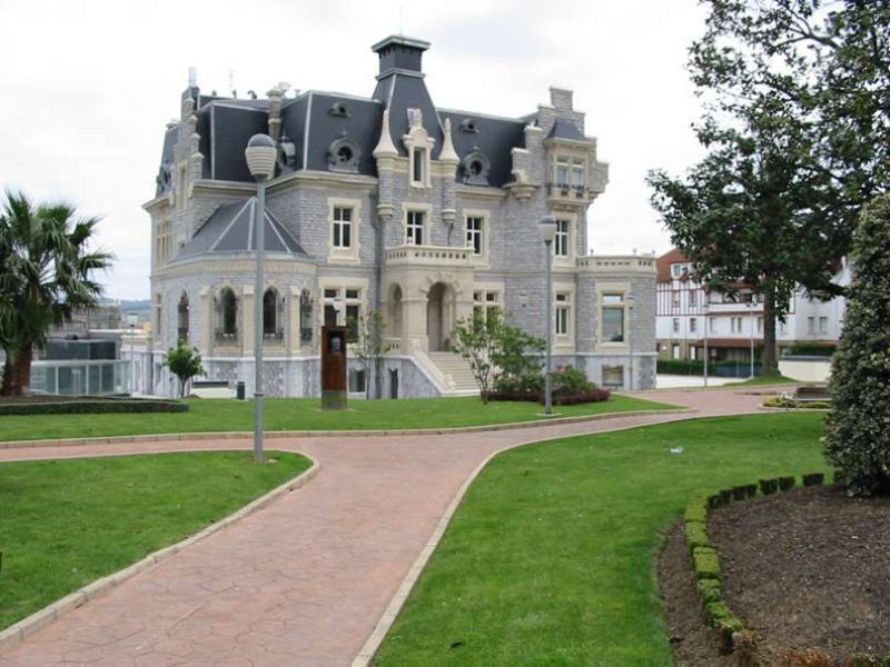 Hotel URH Palacio de Oriol in Santurce, Bilbao Außenaufnahme