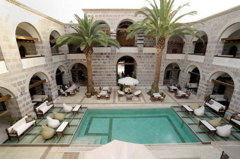 Kanuni Kervansaray Historical Hotel in Çesme, Izmir Pool