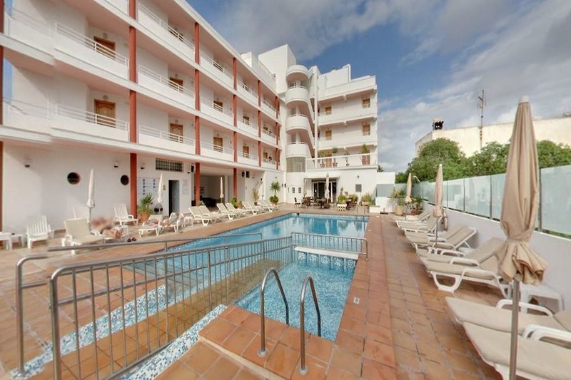 La Kiki Apartamentos in Sant Josep de sa Talaia, Ibiza Pool