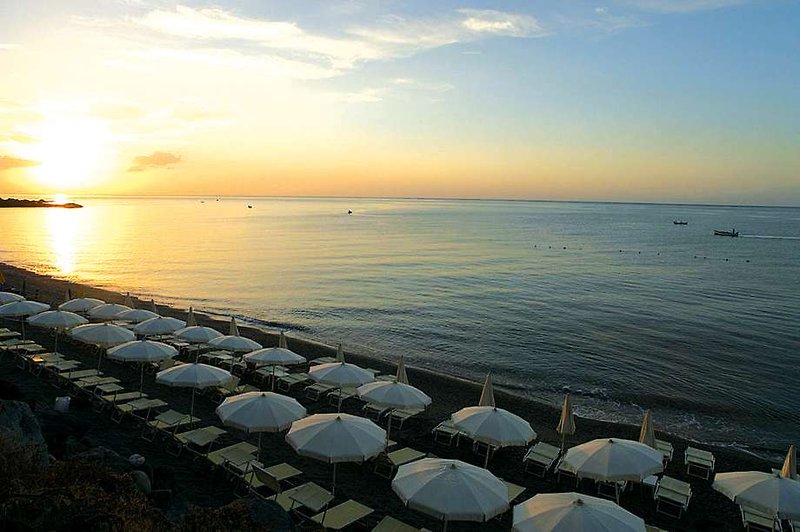 Hellenia Hotel in Giardini-Naxos, Palermo Strand