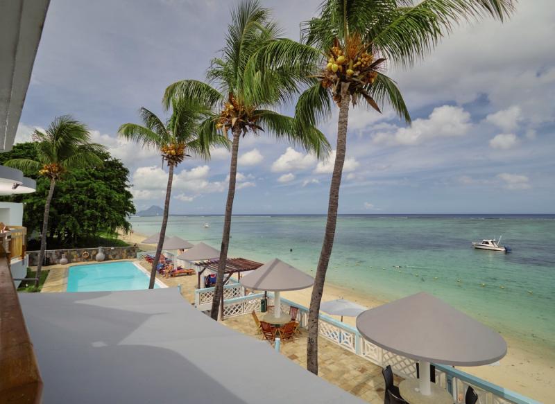 Gold Beach Hotel Resort and Spa in Flic en Flac, Port Louis, Mauritius Strand