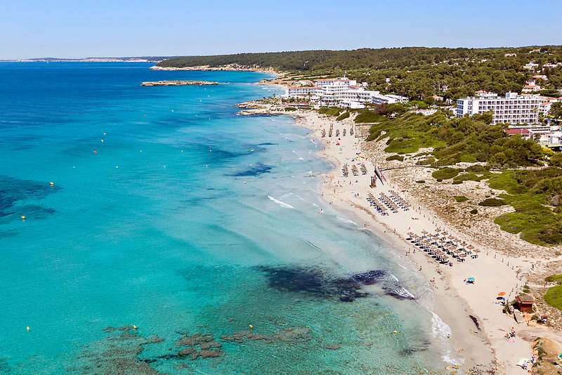 Villa Le Blanc Gran Meliá in Sant Tomàs, Menorca (Mahon) Strand